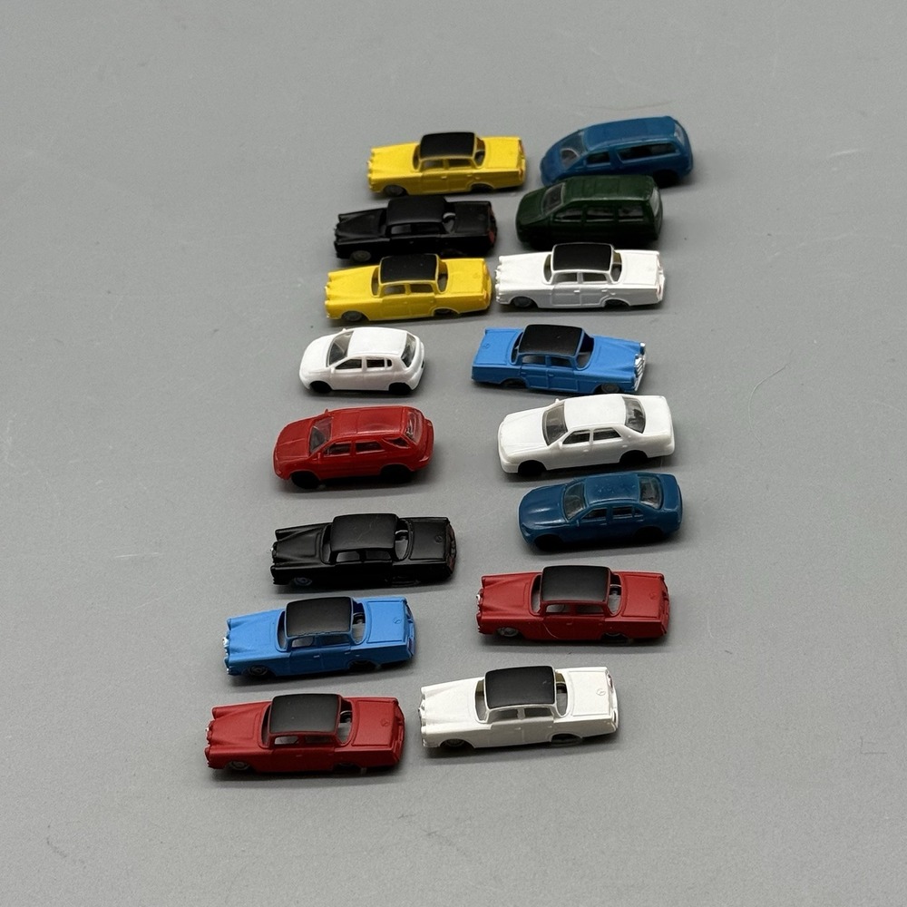 Lot 16 Model Railroad Miniature Cars Vehicles Train Layout Scenery Vintage Autos
